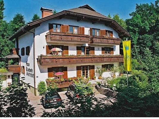 Haus Elisabeth — 4-Star Luxury Hotel in Krumpendorf, Austria