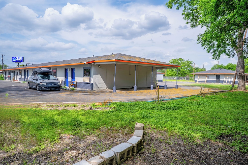 Alamo Oasis Inn And Suites By Oyo San Antonio - photo 48