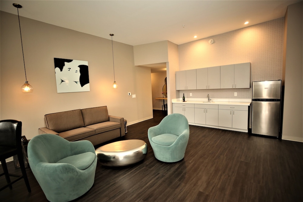 Holiday Inn Express & Suites Charlotte South End by IHG - photo 59