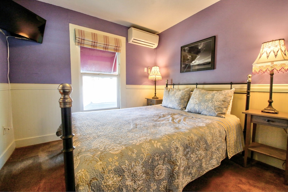 Hotel Charlotte - photo 10