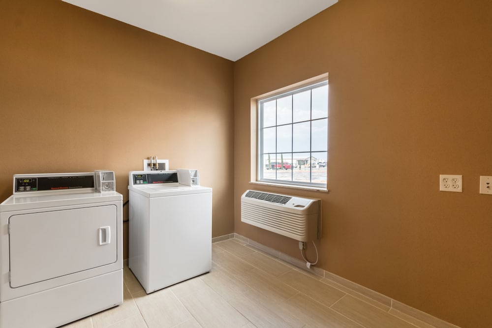Cobblestone Hotel & Suites Pecos - photo 38
