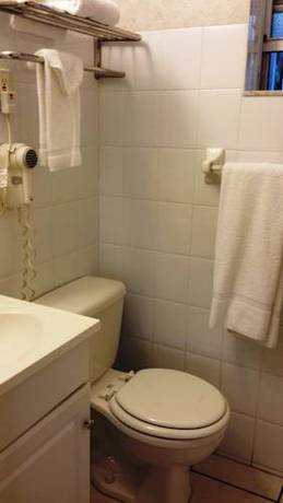 Fawlty Towers Motel - photo 4