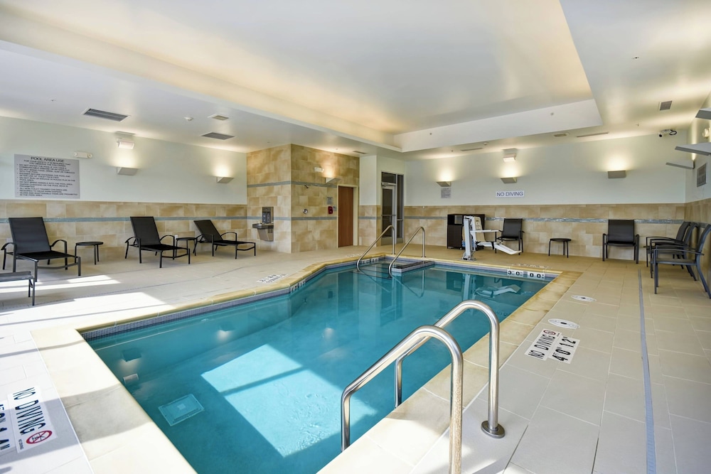 Fairfield Inn & Suites by Marriott Milwaukee North - photo 9