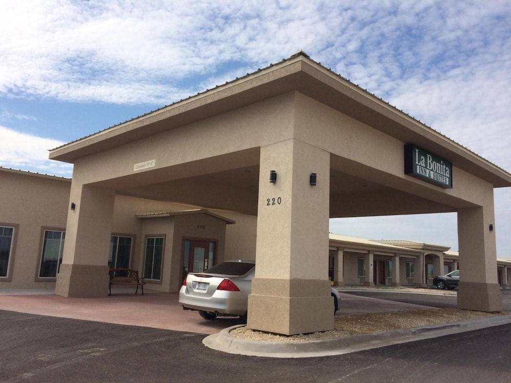 La Bonita Inn & Suites - photo 41
