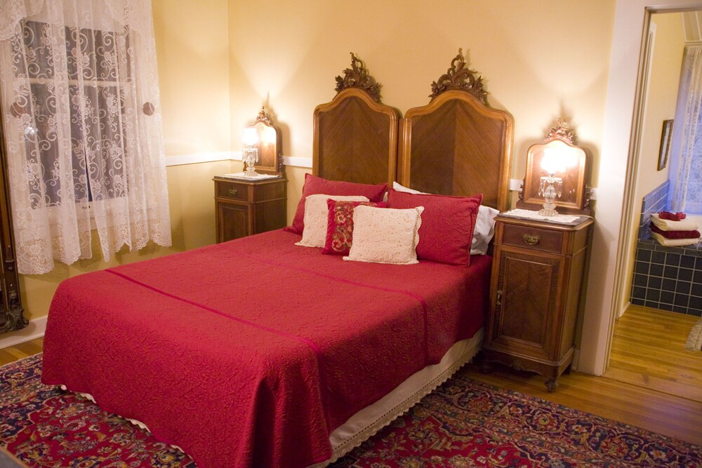 Barretta Gardens Inn - photo 11