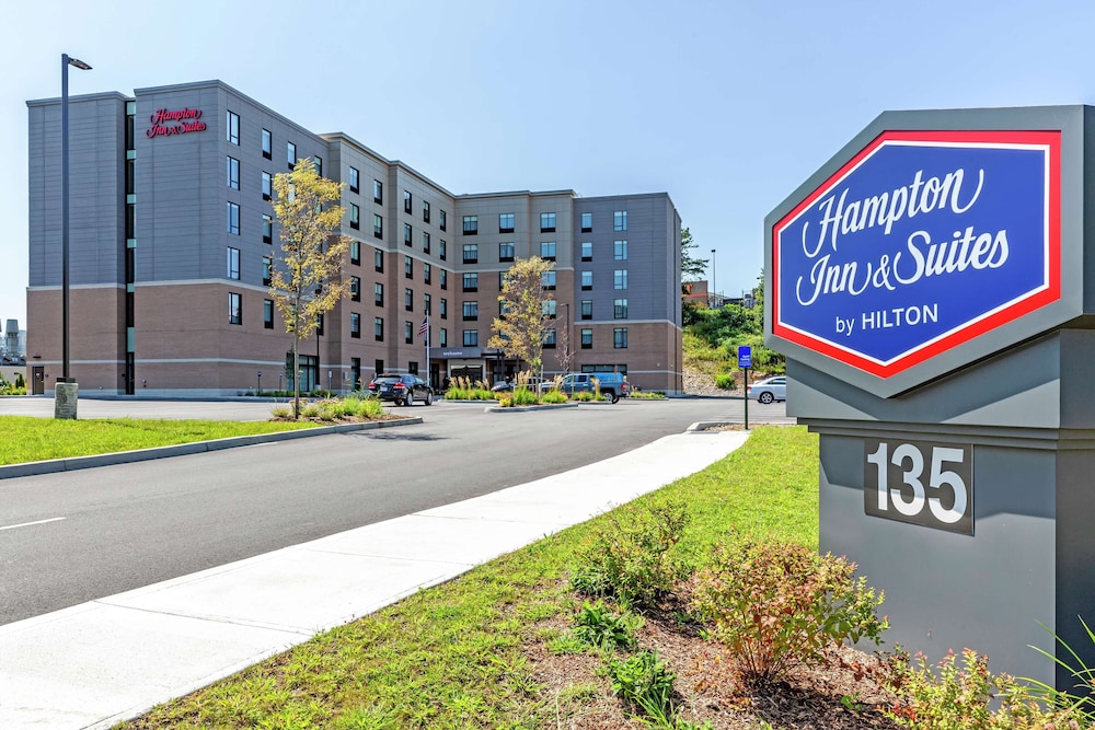Hampton Inn & Suites Boston Waltham - featured photo