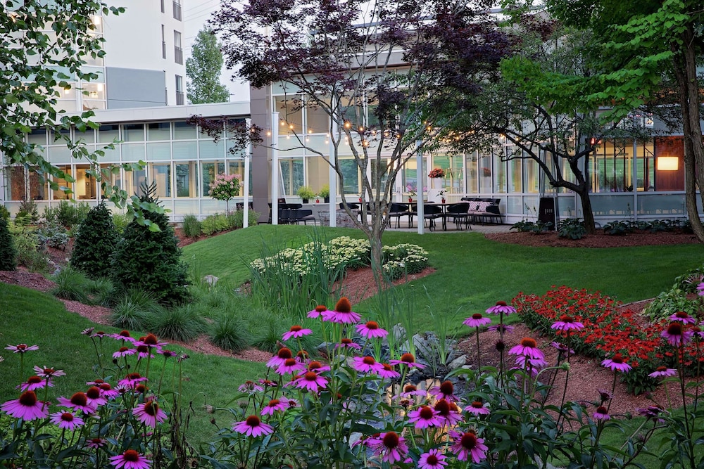 Embassy Suites by Hilton Boston Marlborough - photo 35