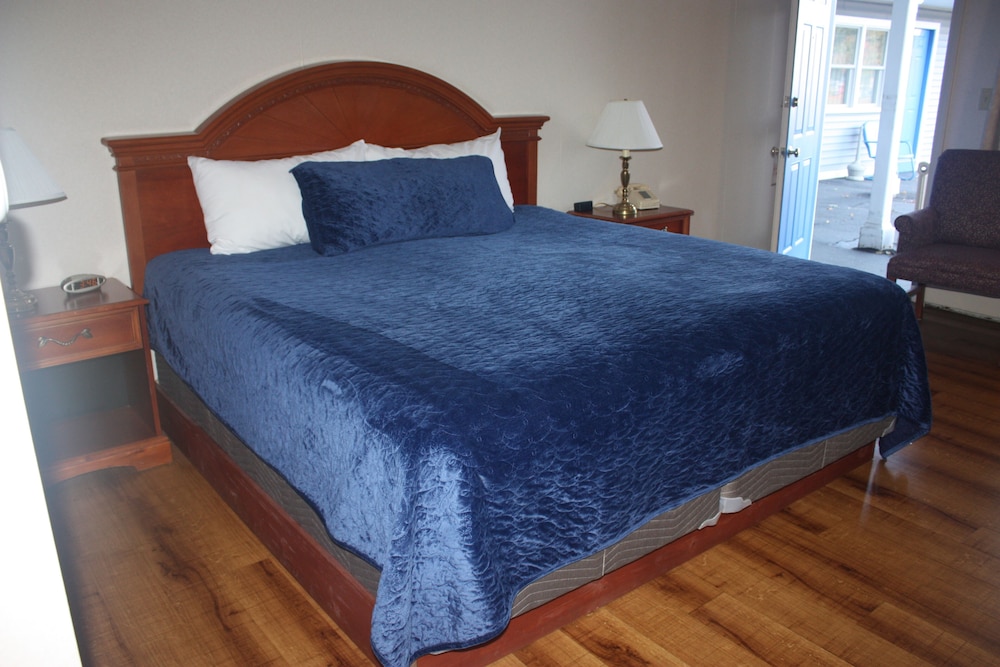 The Towne Motel - photo 42