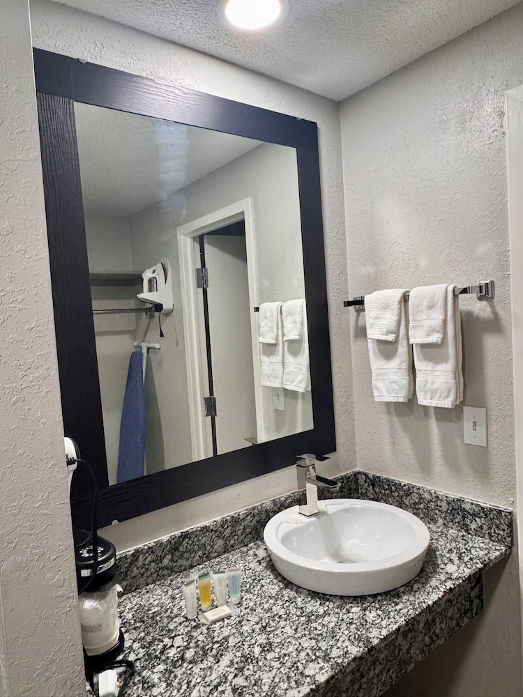 Baymont by Wyndham Great Falls City Center - photo 18