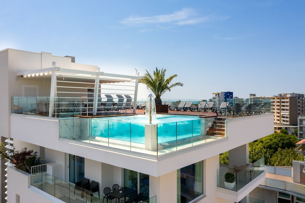 Hotel Italia Palace — 4-Star Luxury Hotel in Lignano Sabbiadoro, Italy