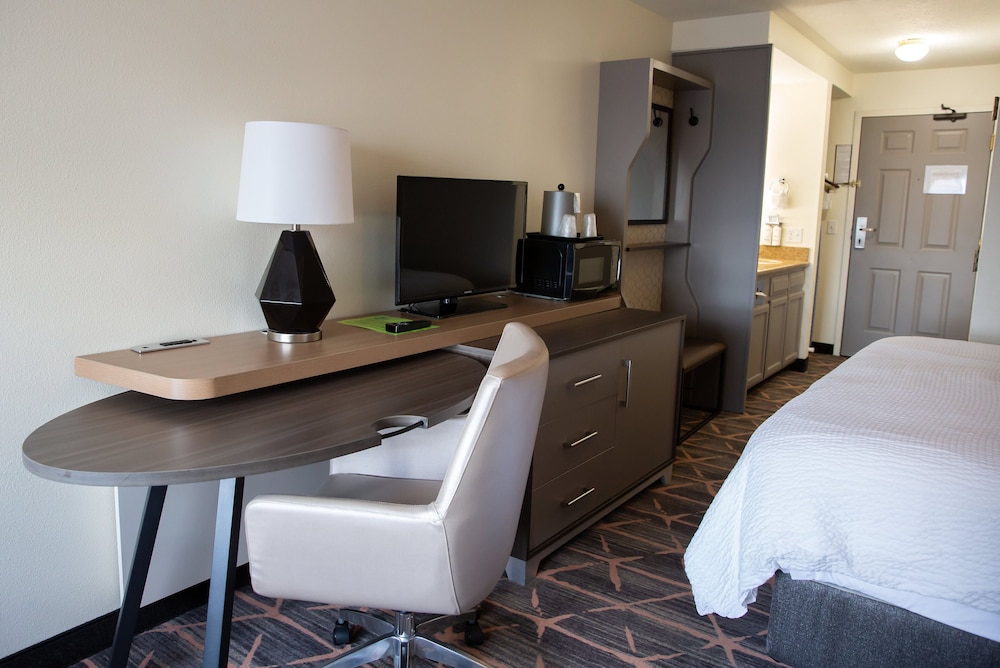 Holiday Inn Redding by IHG - photo 11