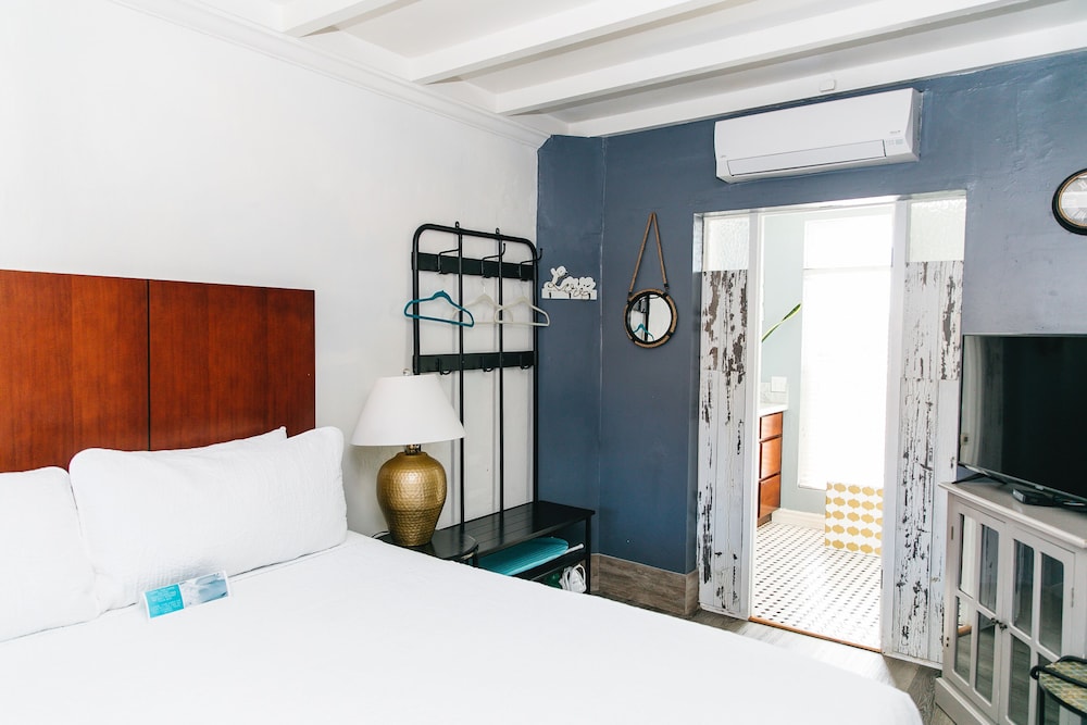 Laguna Cove Hotel - photo 23
