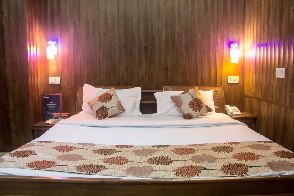 Oyo 6370 Hotel Golden Woods — Amritsar