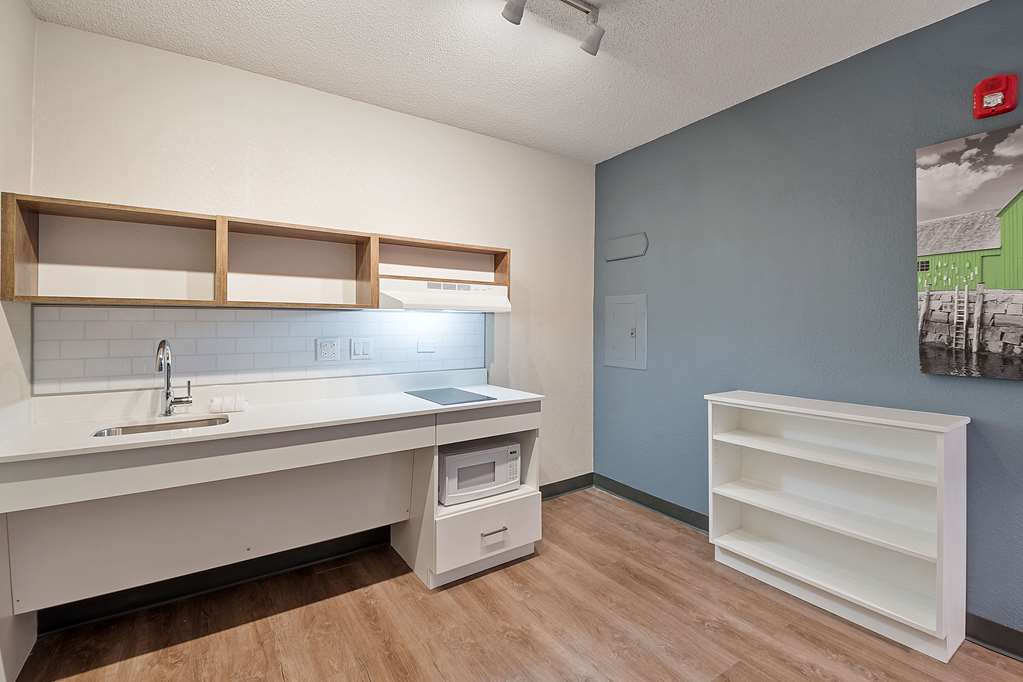 Extended Stay America Suites Miami Airport Blue Lagoon - photo 17