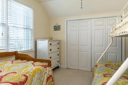 Beach Joy by Oak Island Accommodations - photo 34