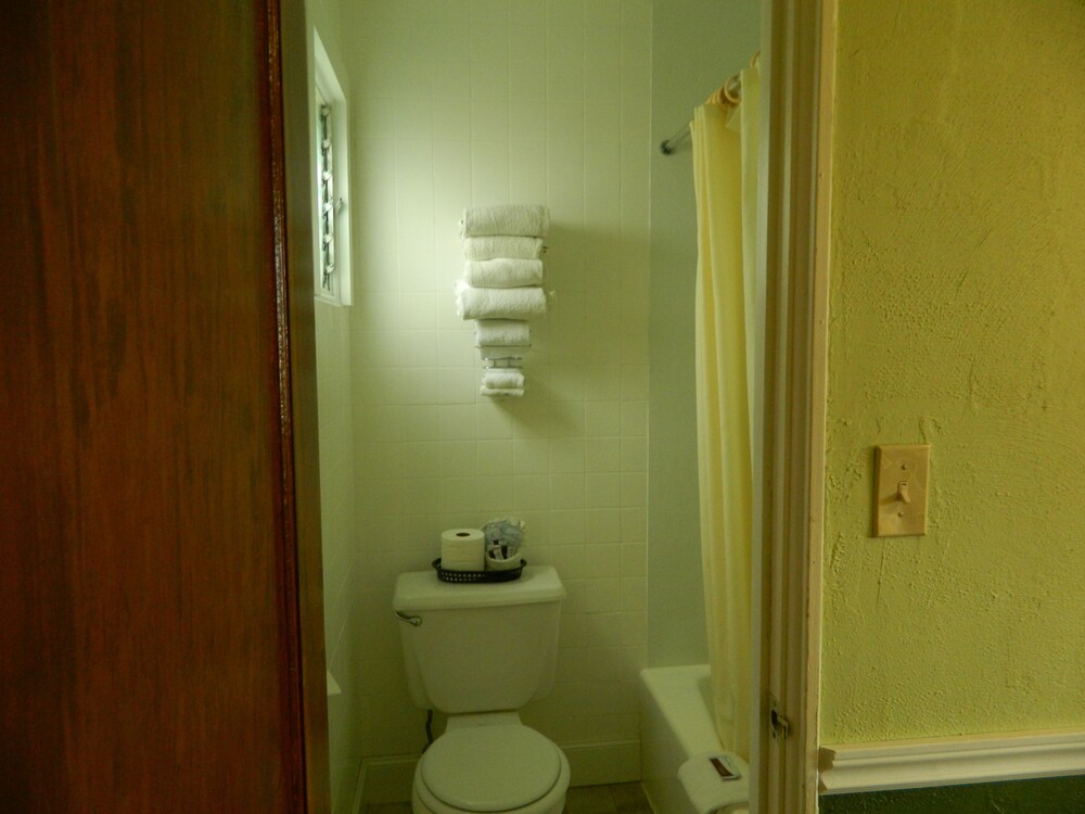 Country Motor Inn - photo 46