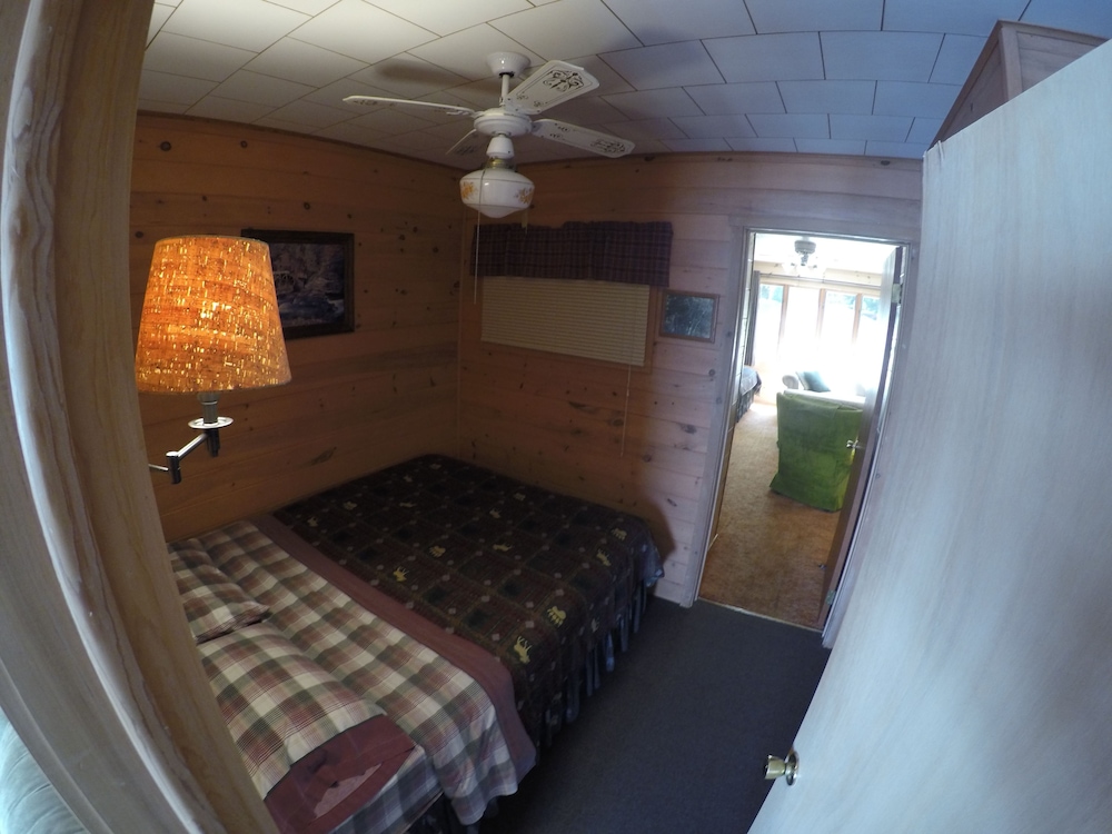 Timber Bay Resort - photo 2