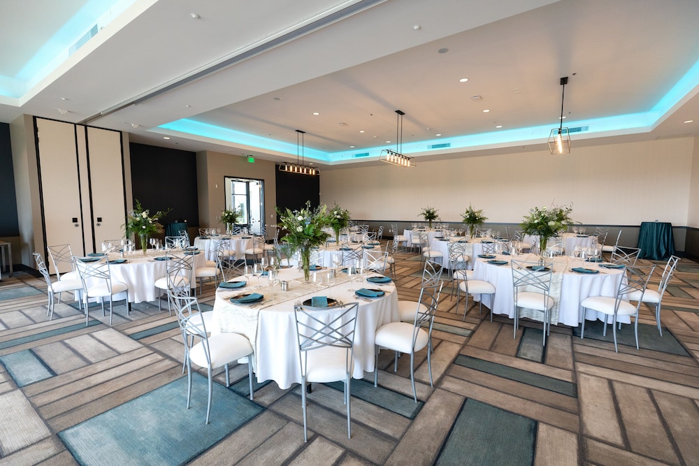 Hotel Indigo Everett Waterfront Place by IHG - photo 52