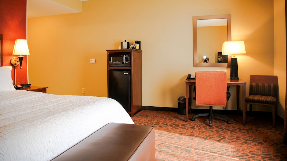 Hampton Inn Matamoras Milford - photo 11