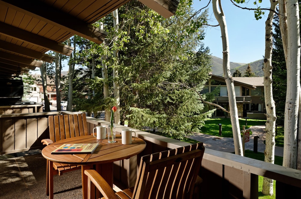 Deluxe 2 Bedroom Apartments at Resort with Outdoor Pool & Hot Tub - photo 36