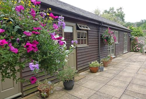 Country garden retreat near Henley on Thames — 4-Star Luxury Hotel in Rotherfield Peppard, United Kingdom