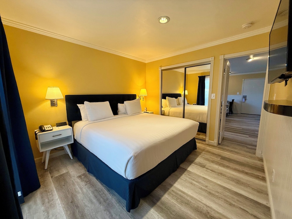 Monterey Bay Lodge - photo 10