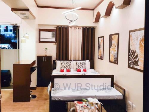 Lovely Spacious Condo With Balcony — 4-Star Luxury Hotel in Manila, Philippines
