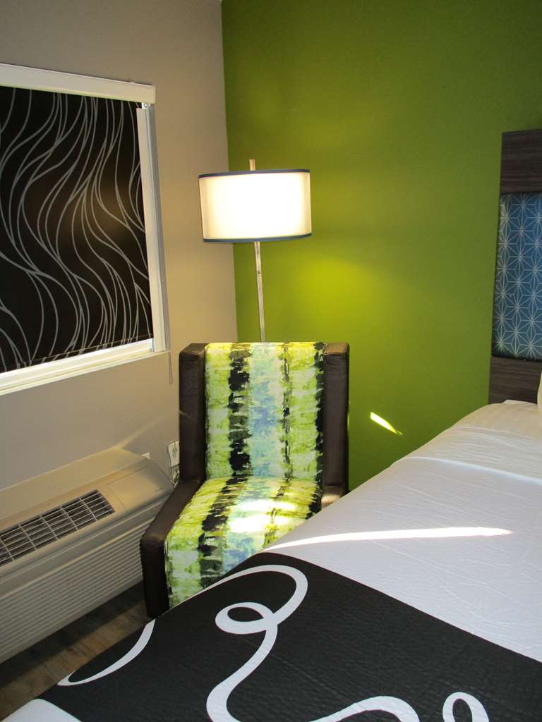SureStay Plus Hotel by Best Western Point Richmond - photo 11