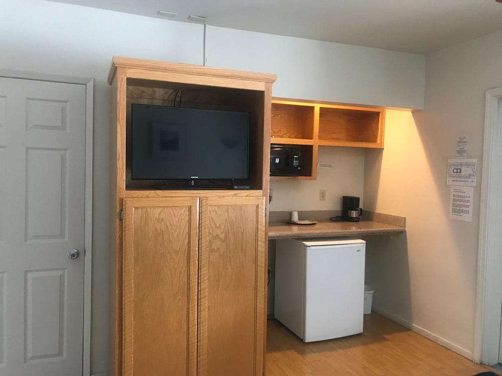 Sunrise Inn Turlock - photo 13