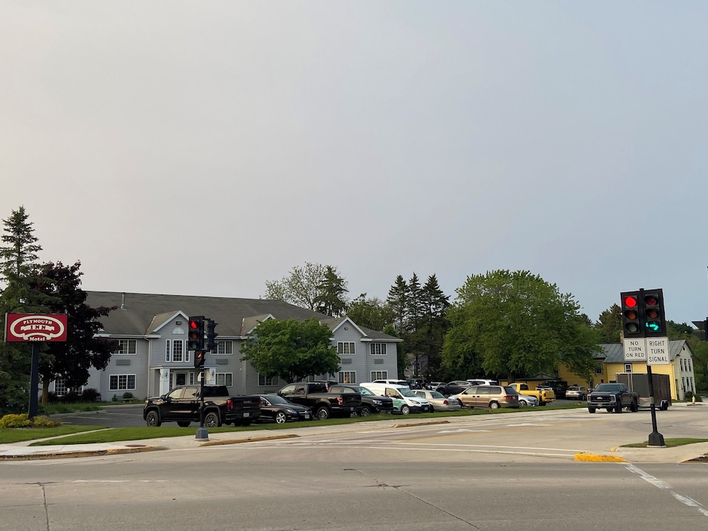 Plymouth Suites Hotel - photo 20