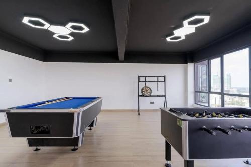 Modern 1 Bedroom in Westlands AC Pool Gym & PS4