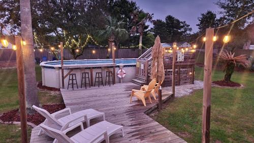 Poolside Palms Paradise in Navarre, United States