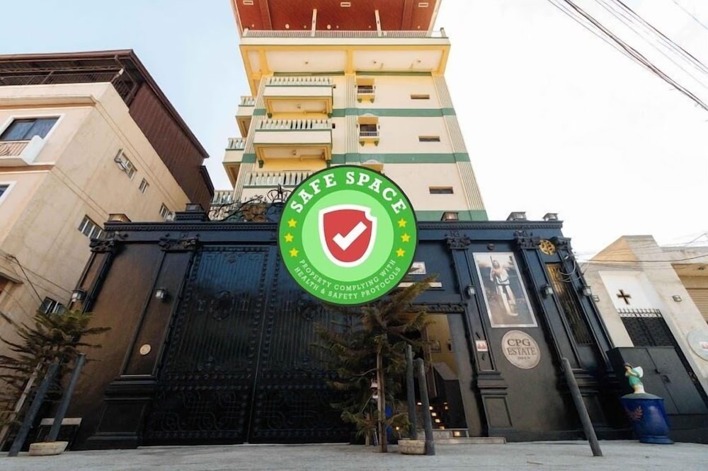 RedDoorz near Arca South Taguig in Taguig, Philippines