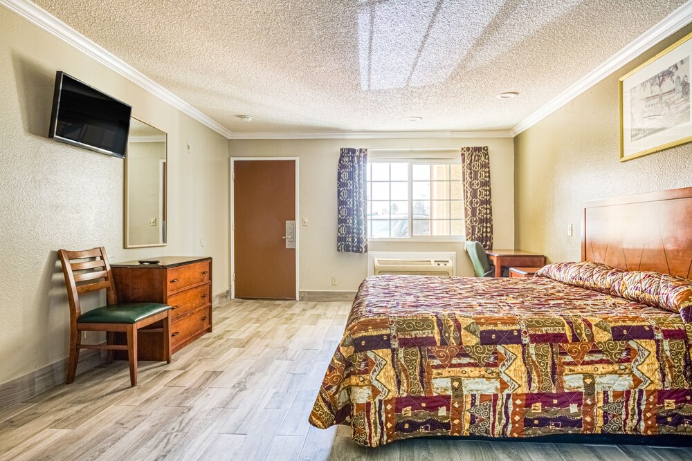 Hotel Whittier CA I 605 - photo 12