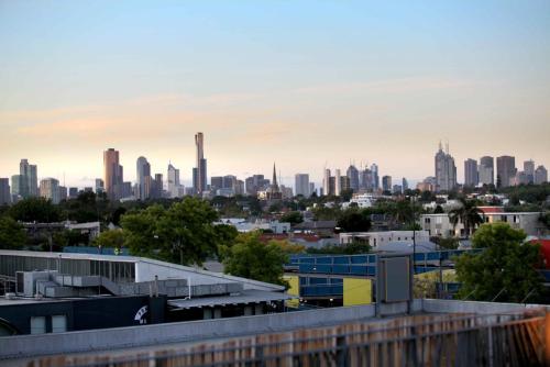 Saint George The Townhouse — 4-Star Luxury Hotel in Melbourne, Australia