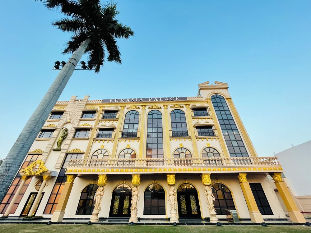 Eurasia Palace - last minute hotel in Dhampur