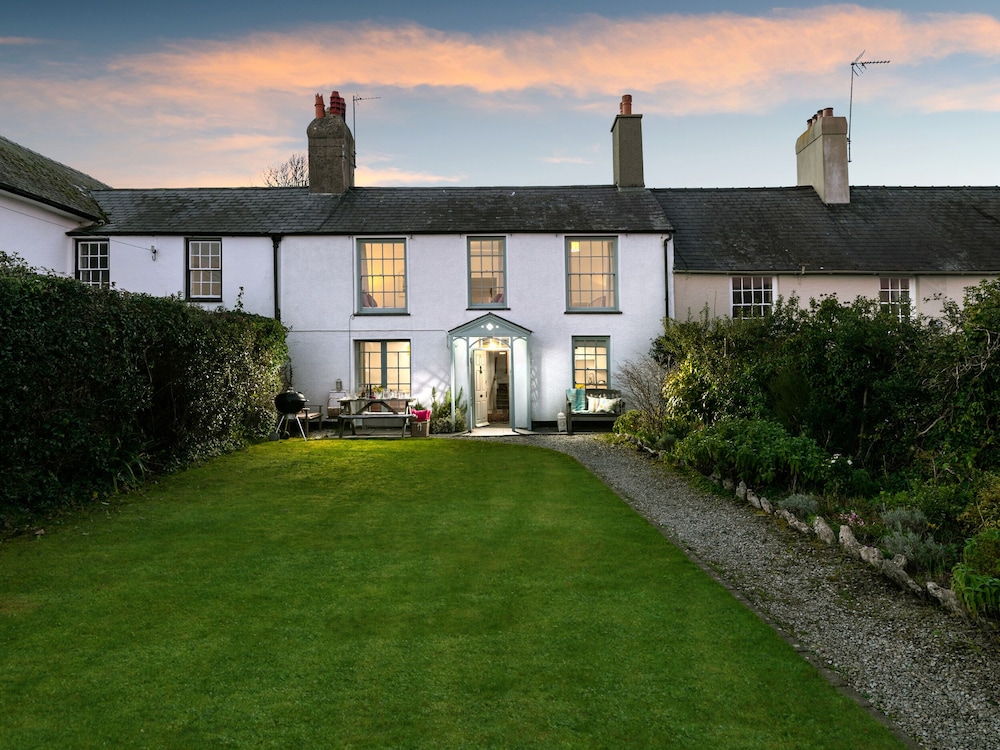 2 Tros yr Afon in Beaumaris, United Kingdom