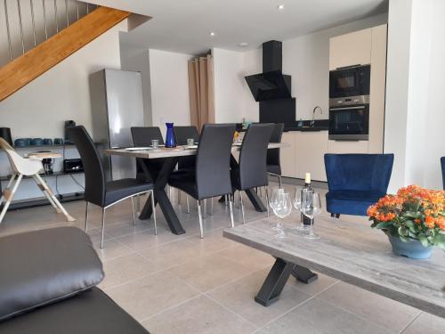Gite Les Gentianes Fleurs Des Pyrenees — 4-Star Luxury Hotel in Argeles-Gazost, France