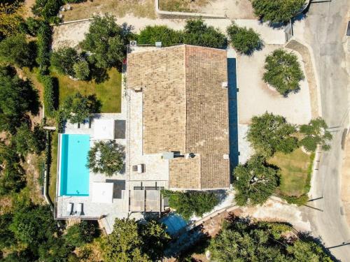 Villa Giovannina — 4-Star Luxury Hotel in Perama, Greece
