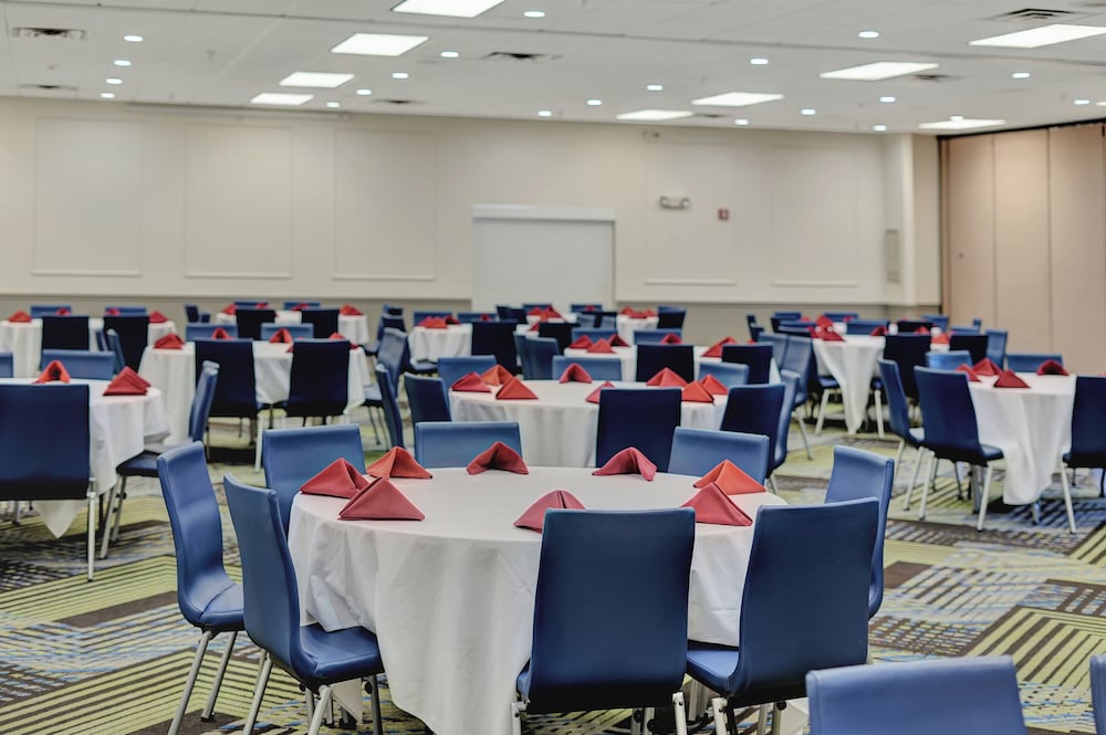 Holiday Inn Express Hotel & Suites Beatrice by IHG - photo 138
