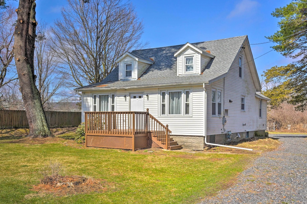 Peaceful Hurley Retreat 1 Mi to Main Street in Hurley, United States