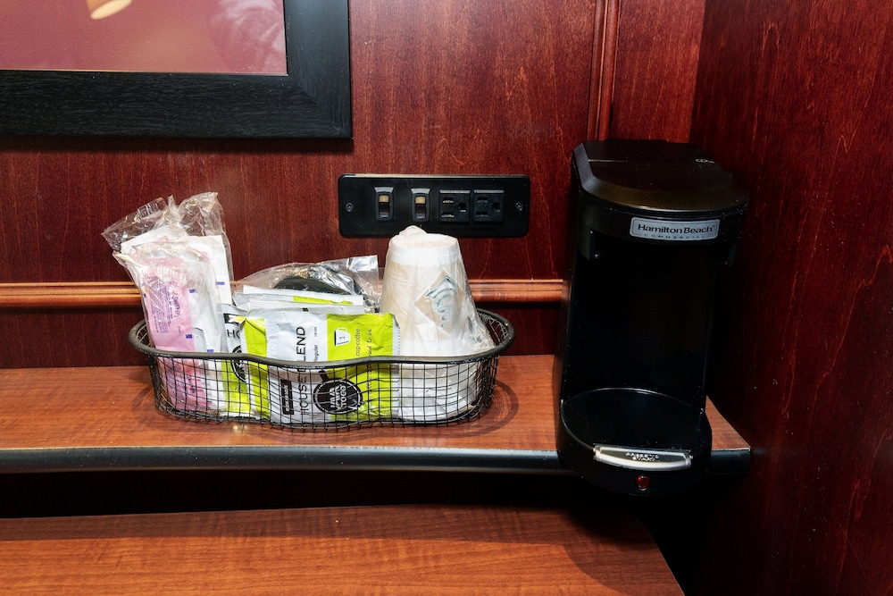 Red Roof Inn Meriden - photo 13