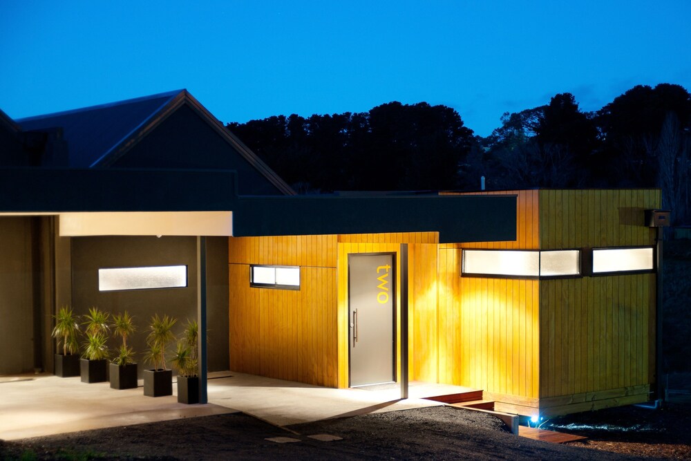 Elira 2 — carbon neutral stay, Daylesford