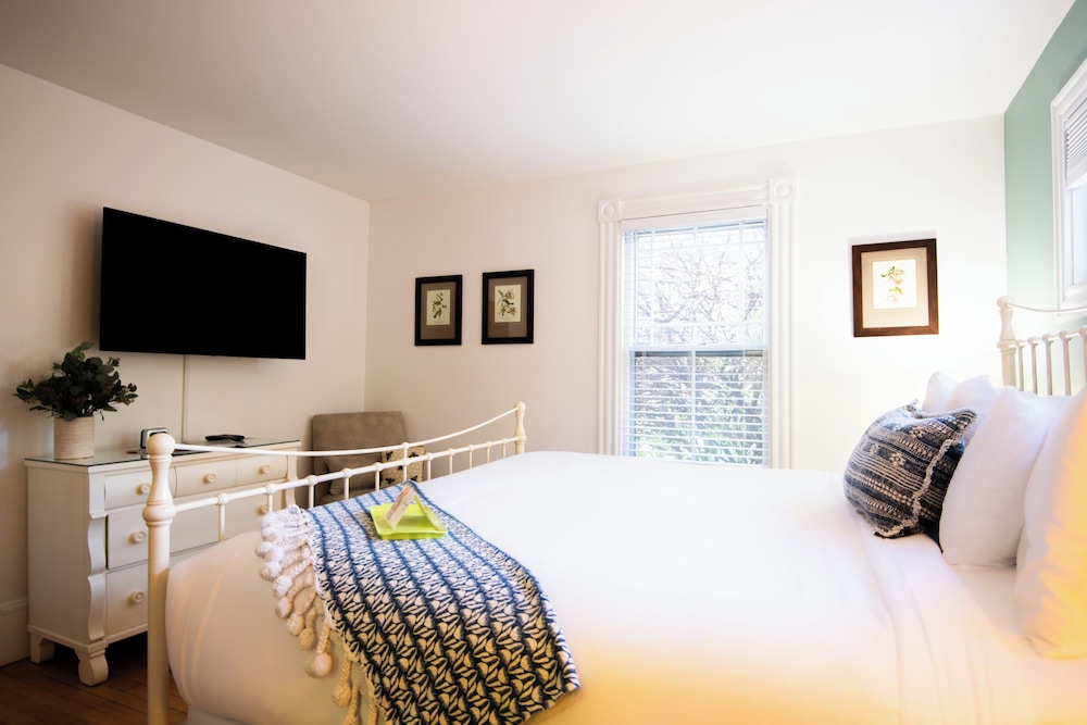 Sand Bar Cottage Inn - photo 45
