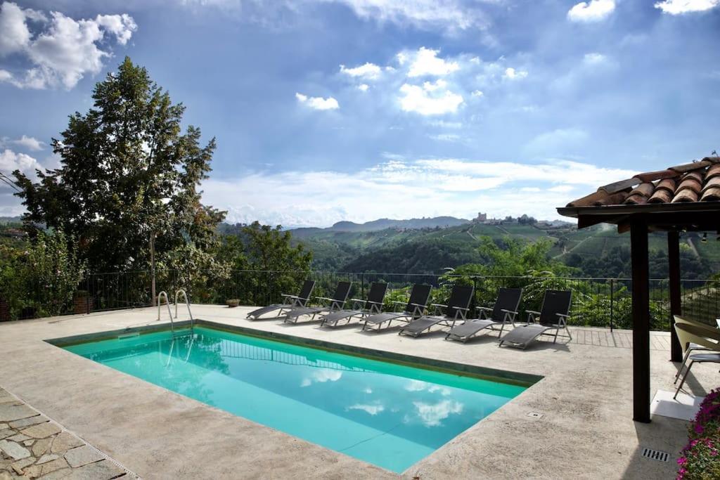 Villa La Gioiosa — 4-Star Luxury Hotel in Montelupo Albese, Italy