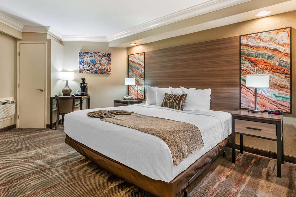 Best Western Plus Wine Country Inn & Suites - photo 25