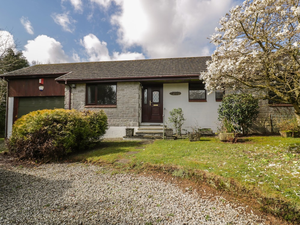 Three Jays in Looe, United Kingdom