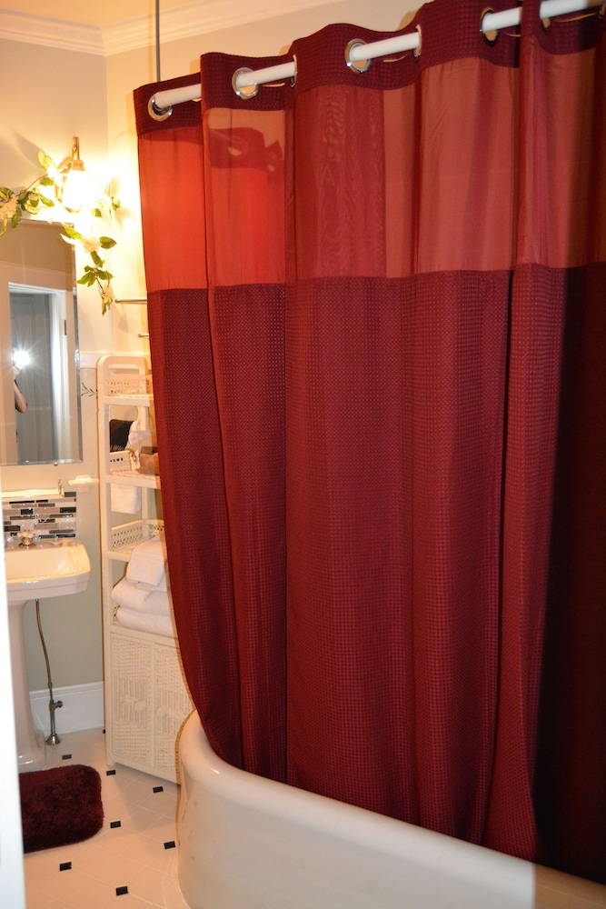 Boathouse Waterfront Lodging - photo 18