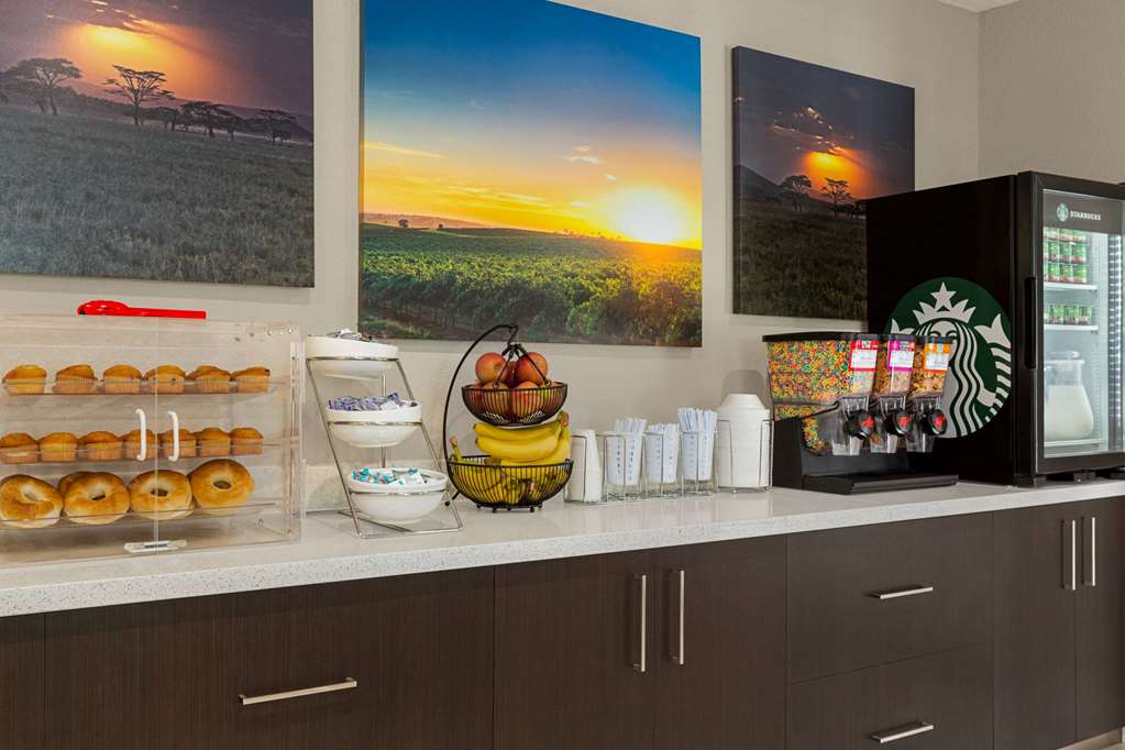 Days Inn & Suites by Wyndham Greater Tomball - photo 35