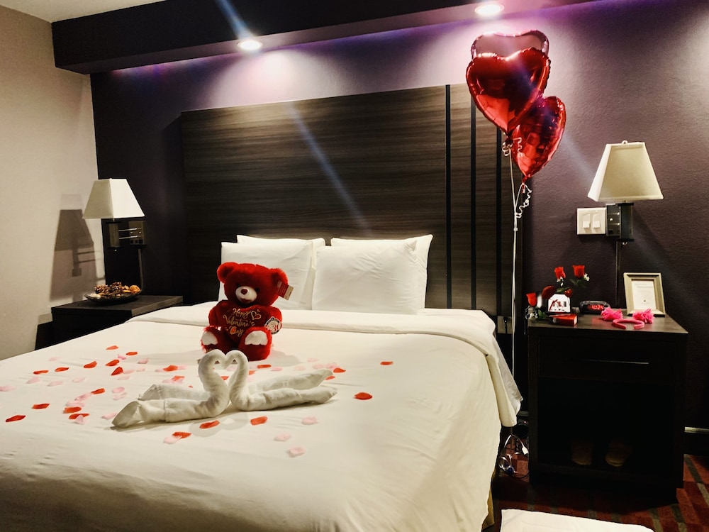 GreenTree Inn & Suites Alhambra - photo 13